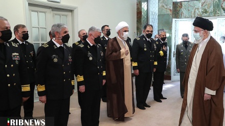 Hərbi Dıyo Ğıvvon komandiron de  Ali Rəhbəri bıə vindemon