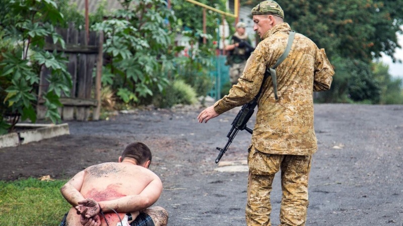 ウクライナ軍による戦争捕虜の拷問