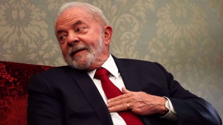 Brasile, Lula con vertici WikiLeaks, chiede libertà Assange