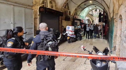 Israeli forces martyr young Palestinian over alleged stabbing attack in al-Quds