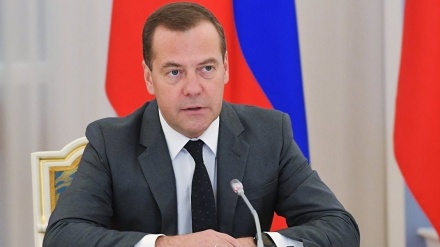 Medvedev: Barat Provokasi Perang Dunia Ketiga