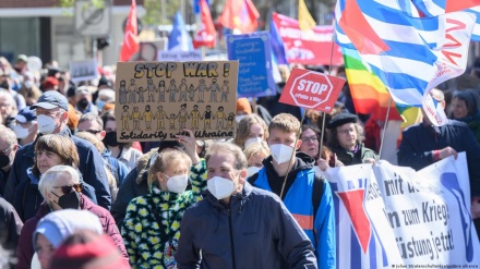 ドイツで反米デモ実施        