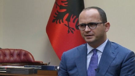 Ditmir Bushati tregon për BBC se çka është duke e rritur emigrimin e shqiptarëve