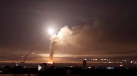 Siria; l'attacco aereo del regime sionista a Homs