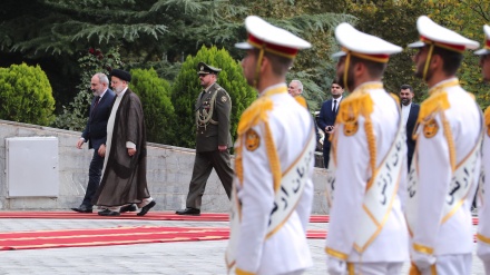 Iran-Armenia, incontro Raisi Pashinyan a Tehran + VIDEO
