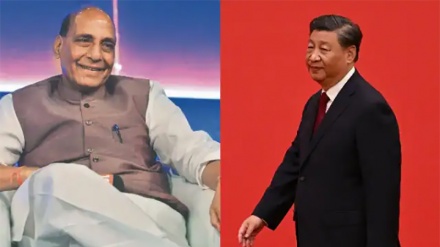 सेना से शी जिनपिंग बोलेः ताकत झोंक दो जबकि राजनाथ सिंह ने कहा