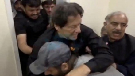 Jaribio la mauaji dhidi ya Imran Khan na kuibuka mivutano katika miji mbalimbali ya Pakistan 