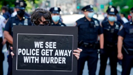 アメリカで、1年足らずの期間に700人が警察により殺害