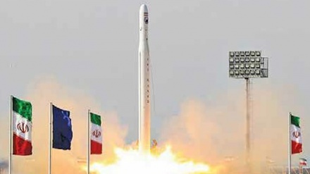 Iran Sukses Luncurkan Roket Satelit Suborbital, Qaem 100