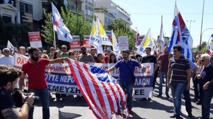 Grecia, marcia in ricordo rivolta 1973, trasformata in corteo anti Usa