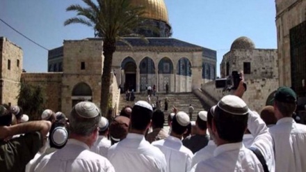 Tausende Palästinenser beten nach Angriff israelischer Siedler in Al-Aqsa-Moschee