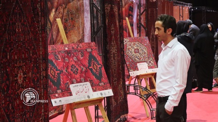世界的に名高いイラン北西部ザンジャーン州の手織り絨毯