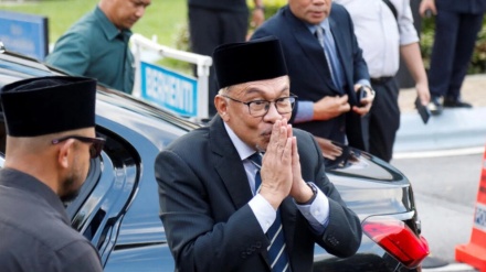 Malaysia’s longtime opposition leader Anwar appointed PM