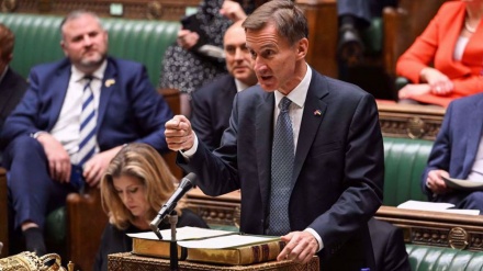 Inghilterra, i conservatori ai minimi storici di sostegno pubblico