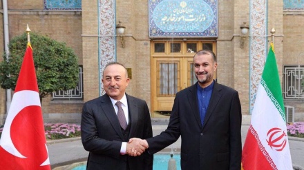 Irani i gatshëm të ndihmojë zgjidhjen e mosmarrëveshjeve midis Turqisë dhe Sirisë