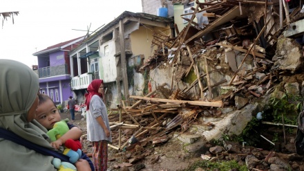 インドネシア地震の死者252人、多数の子どもも犠牲に