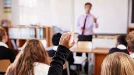 Inghilterra; scosse di assestamento della recessione economica sui centri educativi