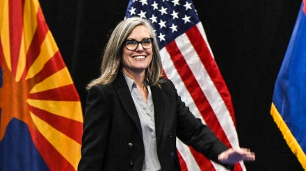 קייטי הובס הדמוקרטית נבחרה למושלת אריזונה