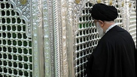 İslamiyə İnğilobi Yolə Rəhbər, Həzrəte Əhməd İbn Mosə(ə)-i pokə hərəmi ziyorətış kardə