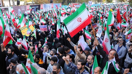 イラン全土で、反米デモ行進が開催