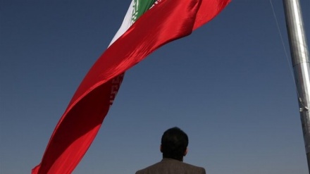 Ассирийская христианская община Урмии осудила оскорбление святынь и флага Ирана