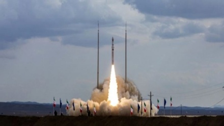 Inilah Qaem 100, Roket Pembawa Satelit Buatan Iran