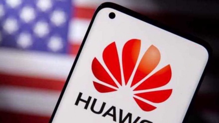 US bans communications equipment from Chinese giants Huawei Technologies and ZTE