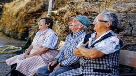 Gli uomini invecchiano più velocemente delle donne