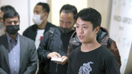 ミャンマーで拘束され解放された日本人ジャーナリストの久保田徹さんが帰国
