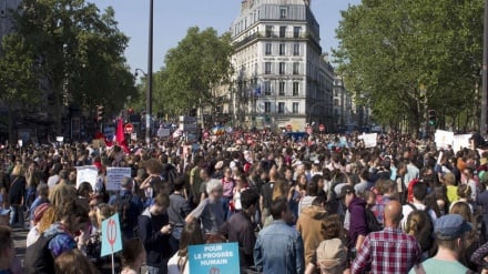 Vazhdojnë protestat e francezëve kundër politikave të Macron