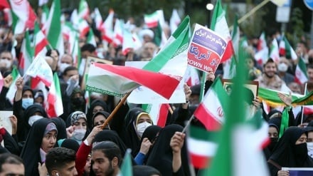 de Aban manqi 13 minnə ruji mınosibəti Rəşt şəhri əhali əzəmətinə hərəkət