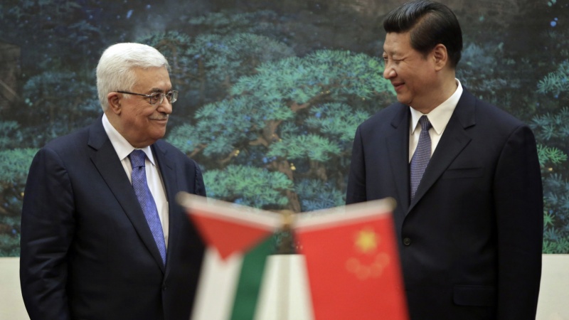 中国の習近平国家主席とパレスチナ自治政府のマフムード・アッバース（アーカイブ写真）