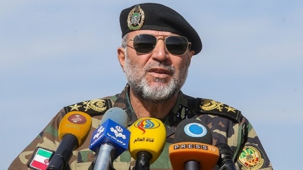 Penekanan akan Peningkatan Interaksi Militer Iran dan Oman