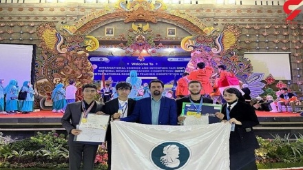 İranlı öğrenciler Malezya'daki bilim ve buluş yarışmalarında parladı 