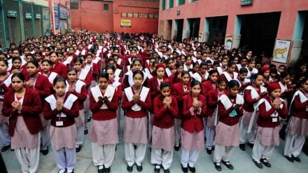 अल्लाम इक़बाल की नज़्म पढ़े जाने के इलज़ाम में प्रिंसिपल सस्पेंड