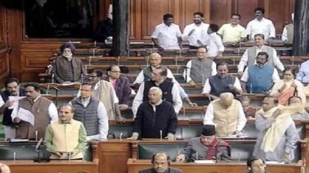 তাওয়াং ইস্যু আলোচনার দাবিতে সংসদে ব্যাপক হট্টগোল, লোকসভা থেকে ওয়াকআউট করল বিরোধীরা  