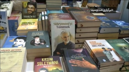 Türkiye'nin en büyük kitap fuarında direniş okulu yayıncıları