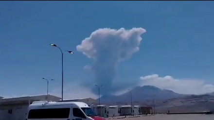 Cile, si risveglia il vulcano Lascar + VIDEO