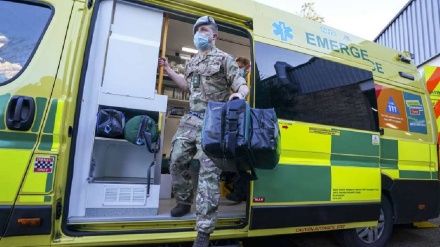 Britania e Madhe përgatit ushtrinë për të drejtuar ambulancat