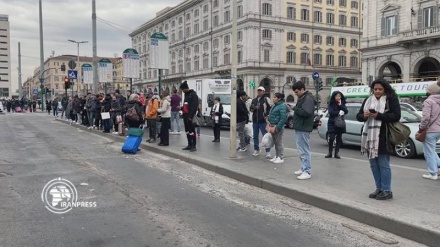 Protes Lonjakan Biaya Hidup, Warga Italia Mogok Massal