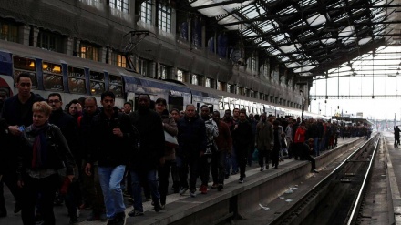 Greva e sistemit hekurudhor paralizon Francën