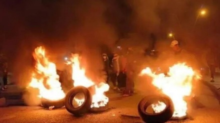 Irak'ın Zikar kentinde güvenlik güçleri ile protestocular arasında çatışma