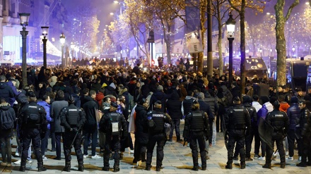 Polisi Prancis Menangkap Lebih dari Seratus Orang di Paris