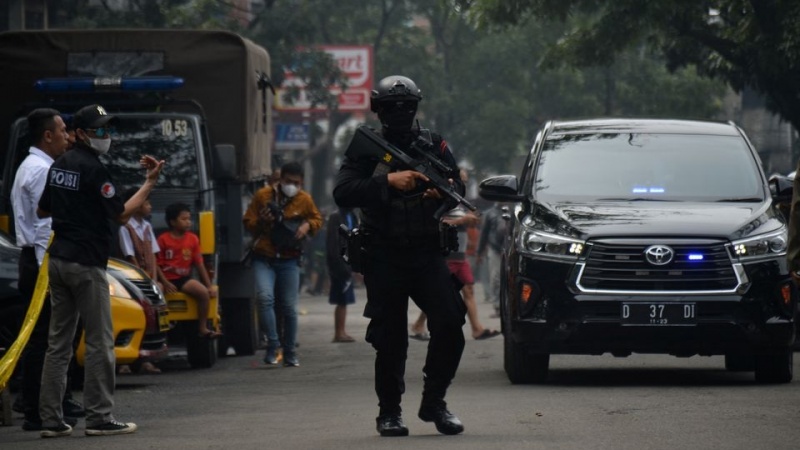 אינדונזיה: פיגוע התאבדות בתחנת משטרה, קצין נהרג ושבעה נפצעו
