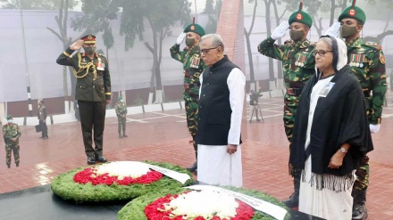 শহীদ বুদ্ধিজীবীদের প্রতি বাংলাদেশের রাষ্ট্রপতি-প্রধানমন্ত্রীর শ্রদ্ধা