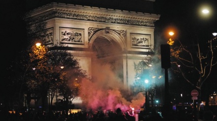 Ｗ杯フランス対モロッコ戦後に、パリで暴動発生 
