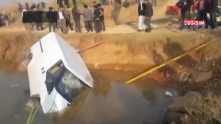 Şanlıurfa'da minibüs sulama kanalına düştü: 9 ölü