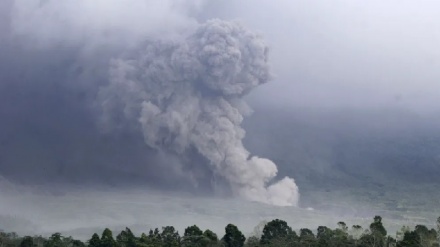 Indonesia, vulcano Giava, allerta tsunami Giappone 