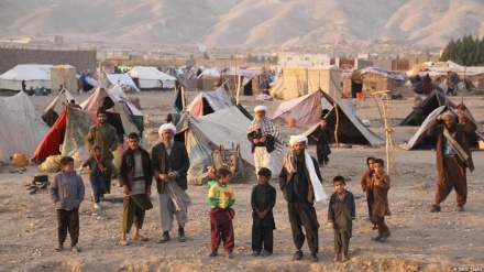 جنگ و مشکلات اقتصادی در افغانستان؛ سه و نیم میلیون تن آواره شده اند