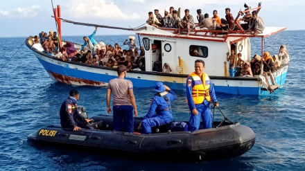 Dutzende Rohingya-Flüchtlinge erreichen Indonesien, während 180 weitere gestorben sind